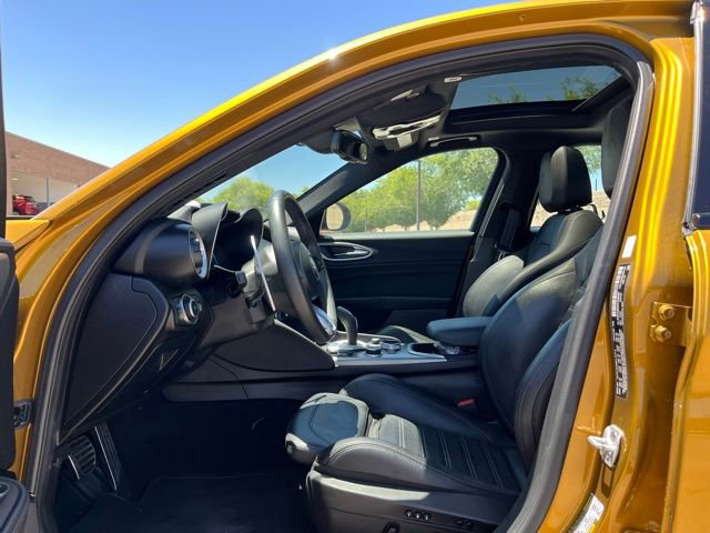 Used 2023 Alfa Romeo Giulia Veloce RWD image 20