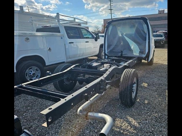 New 2024 Chevrolet Express 3500 w/ Power Convenience Package RWD image 2