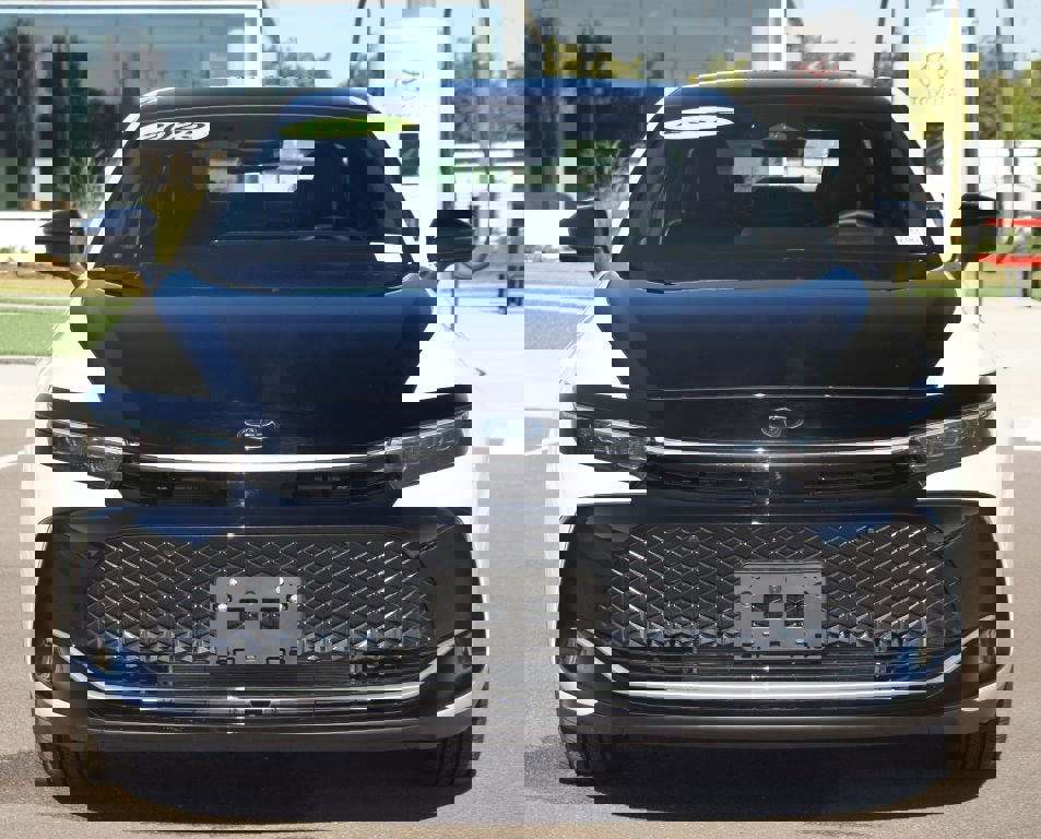 Used 2025 Toyota Crown Platinum image 25