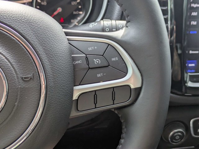 Used 2019 Jeep Compass Latitude FWD image 38