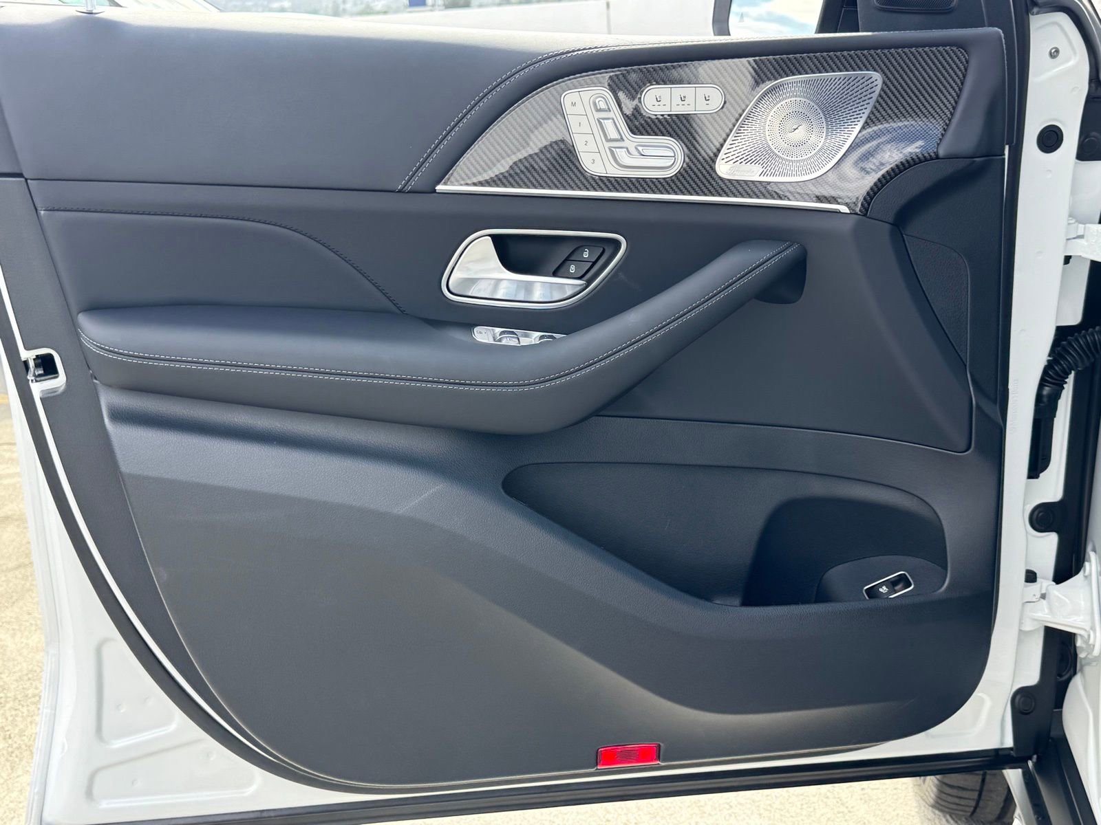 New 2025 Mercedes-Benz GLS 63 AMG 4MATIC image 17