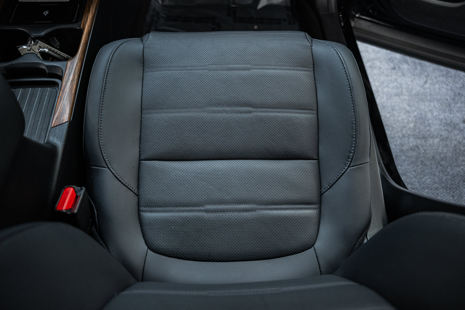 Used 2022 Honda CR-V Touring image 37