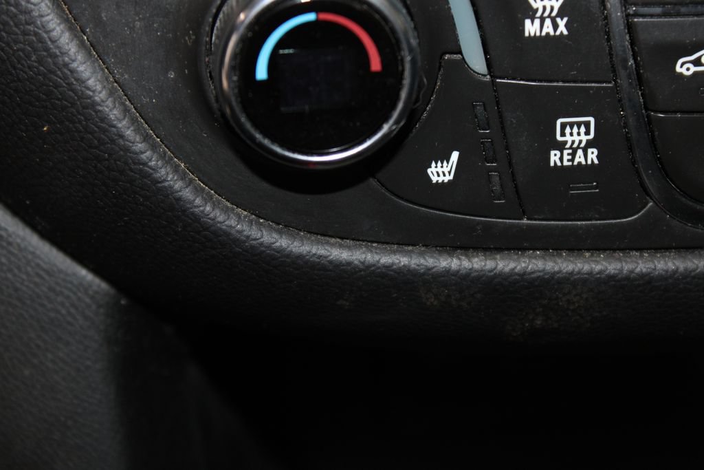 Used 2023 Chevrolet Equinox LT FWD image 26