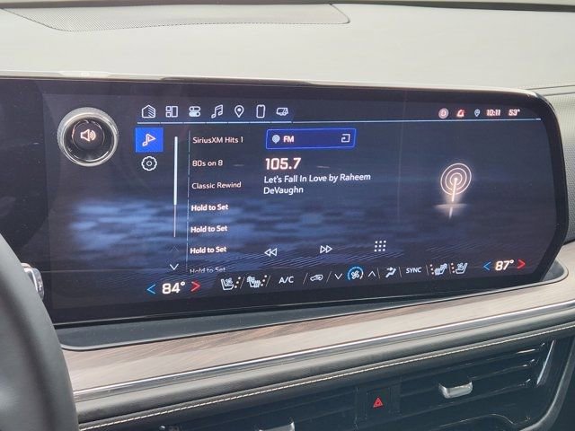 Used 2025 Chevrolet Suburban Premier image 6