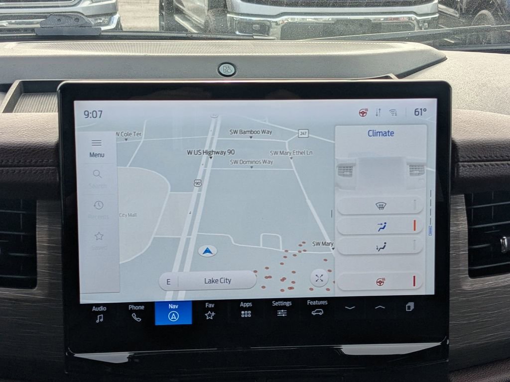 Used 2024 Ford Expedition Limited image 30