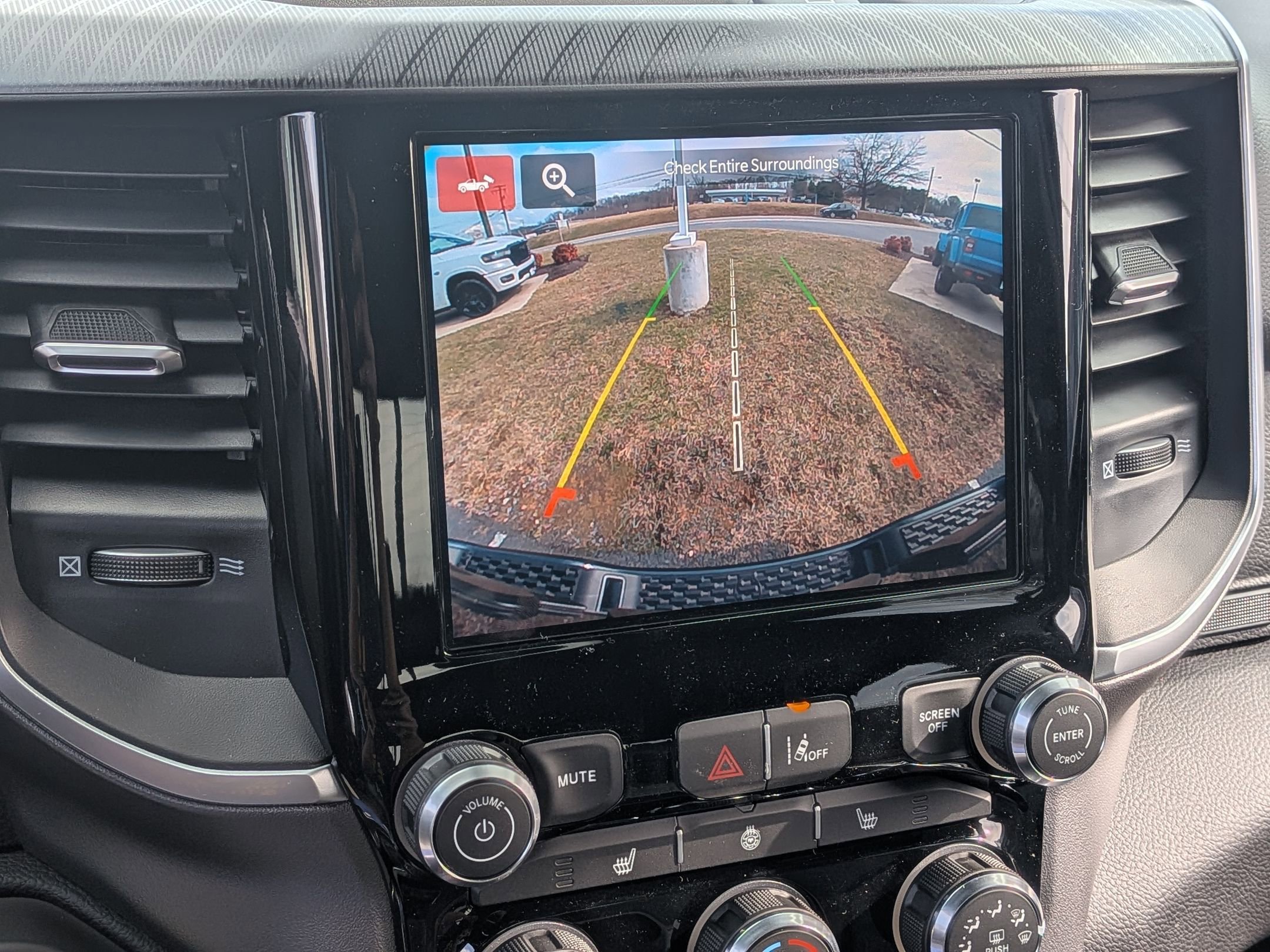 New 2026 RAM 1500 4x4 Crew Cab image 23