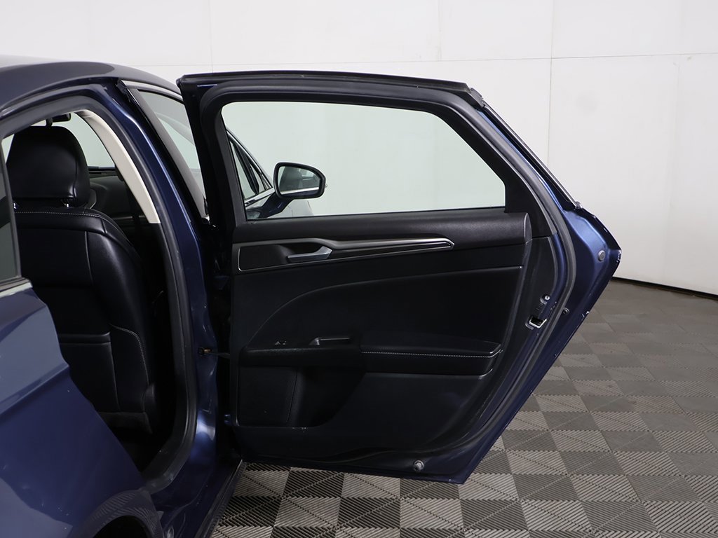 Used 2019 Ford Fusion SEL image 21