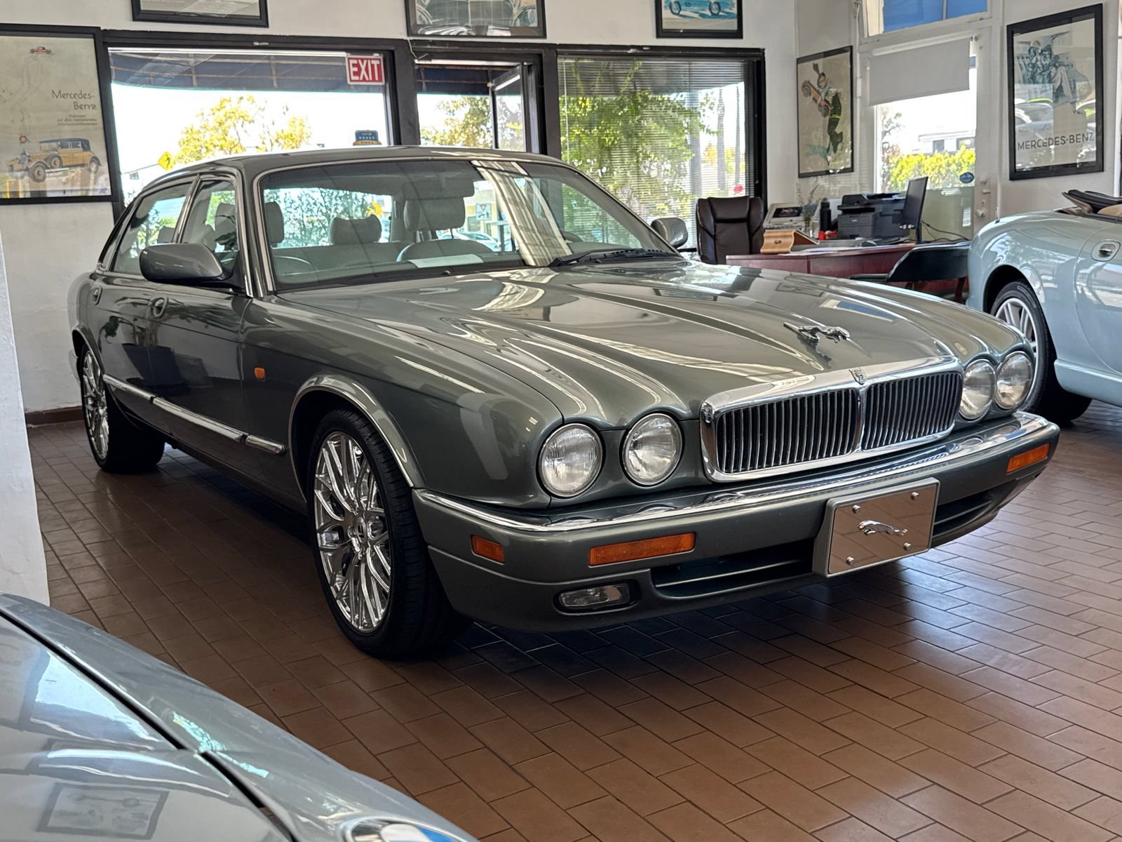 Used 1997 Jaguar XJ6 L RWD image 3