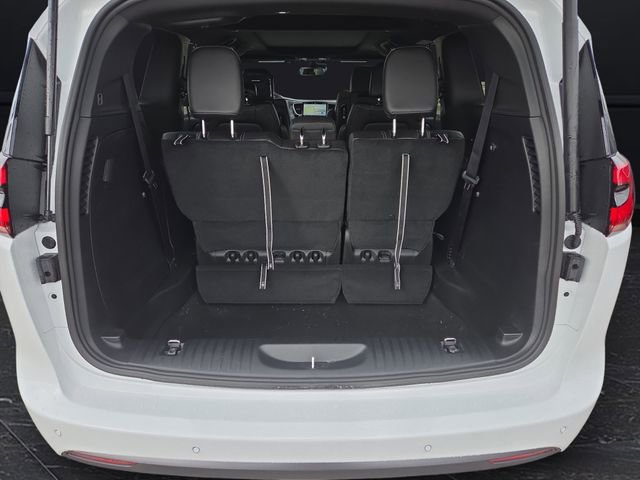 New 2026 Chrysler Pacifica Select image 16