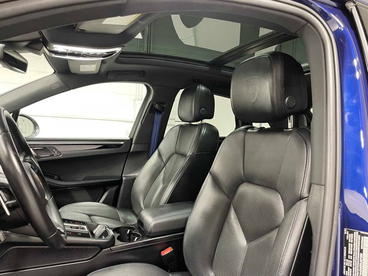 Used 2024 Porsche Macan Turbo w/ Premium Plus Package AWD/4WD image 15