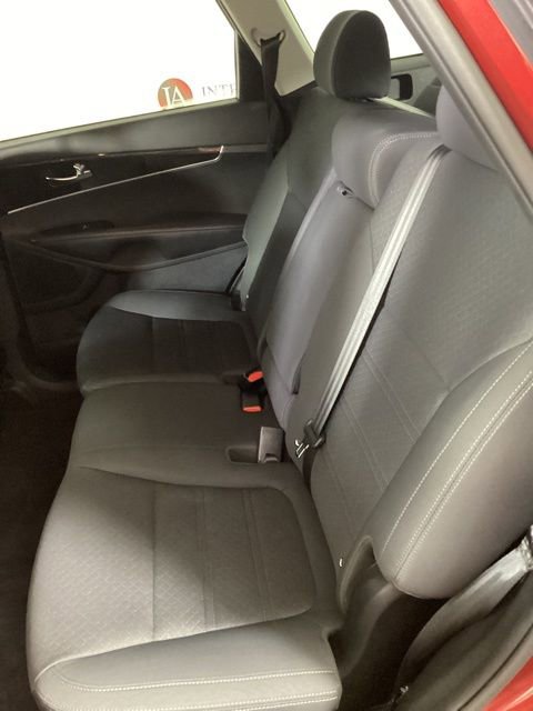 Used 2020 Kia Sorento S image 10