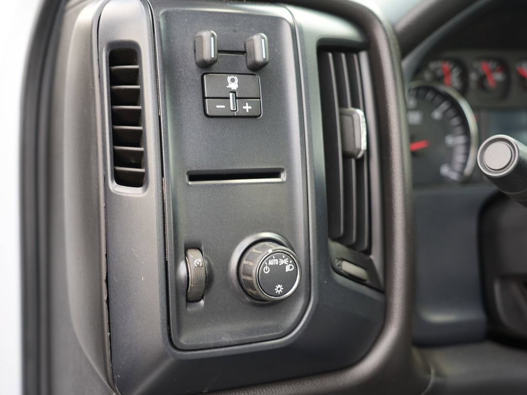 Used 2018 Chevrolet Silverado 3500 W/T AWD/4WD image 22