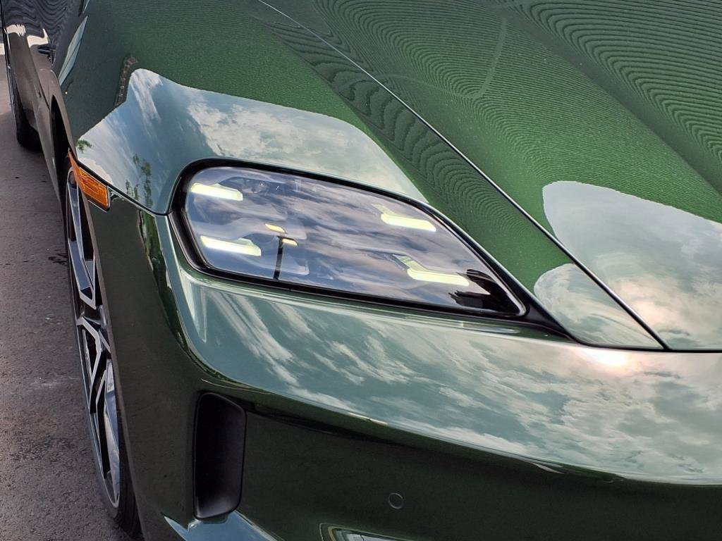 New 2025 Porsche Taycan image 33