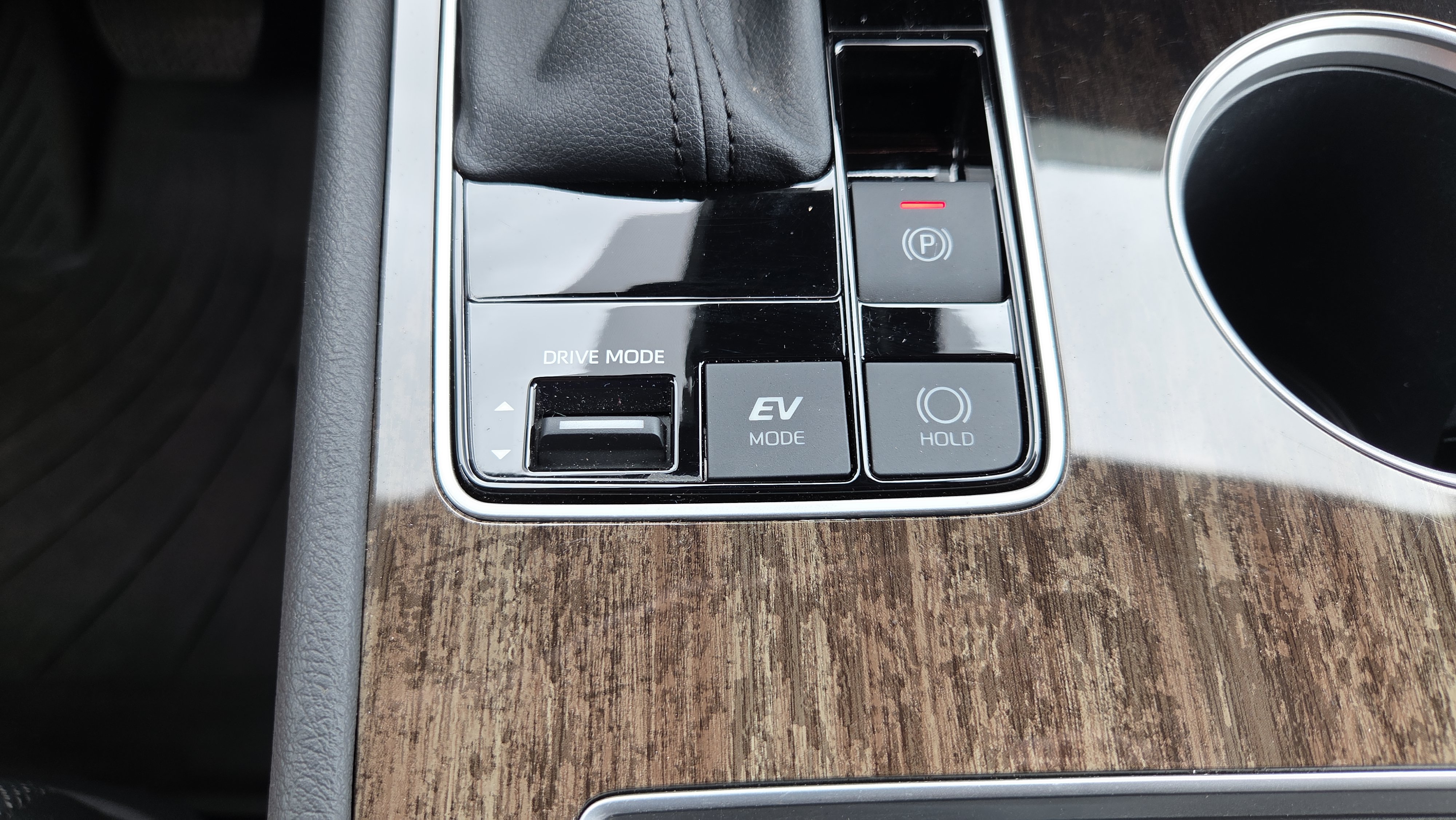 Certified 2025 Toyota Sienna Platinum AWD/4WD image 28