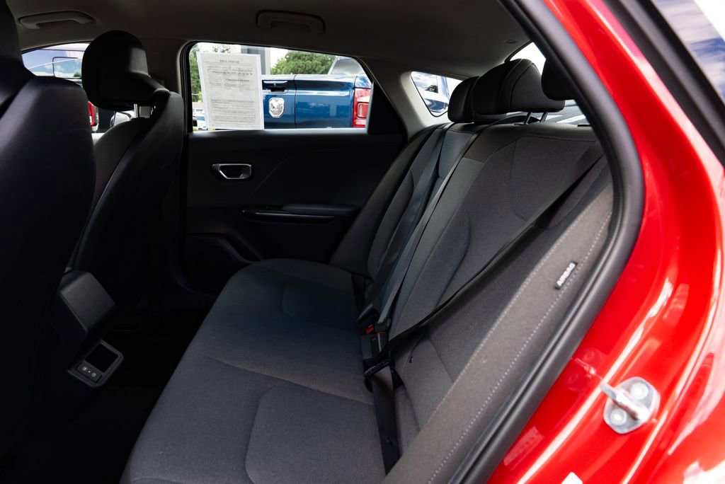 Used 2025 Kia K4 LXS image 20