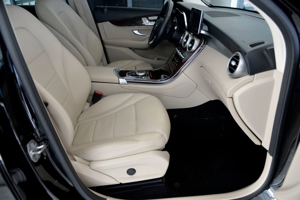 Used 2018 Mercedes-Benz GLC 300 4MATIC image 31