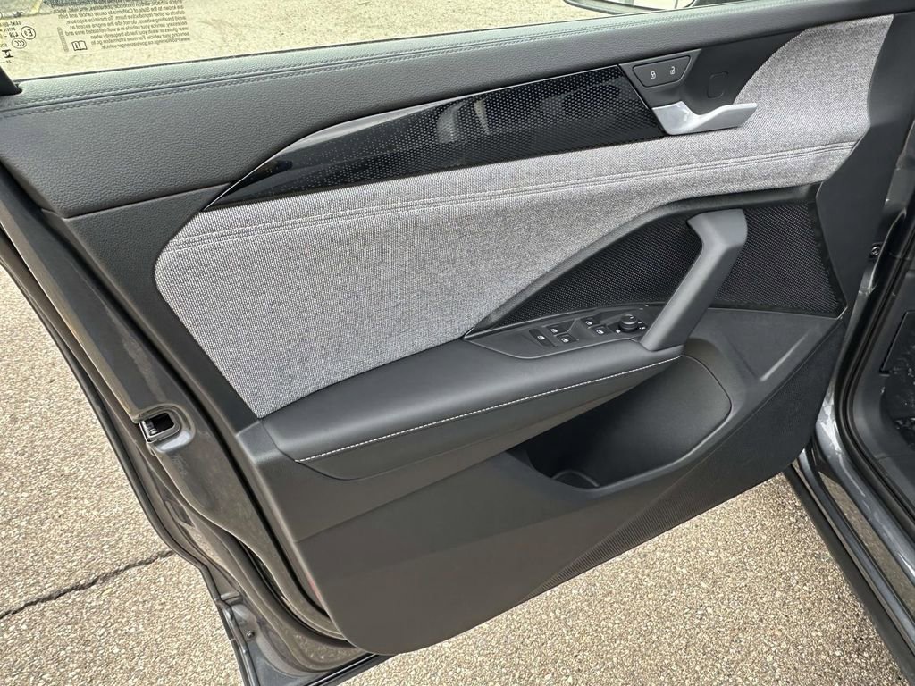 New 2025 Volkswagen Tiguan S image 10