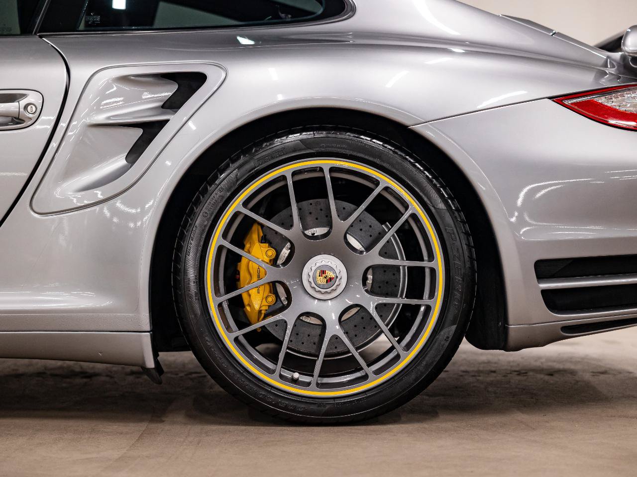 Used 2011 Porsche 911 Turbo S AWD/4WD image 20
