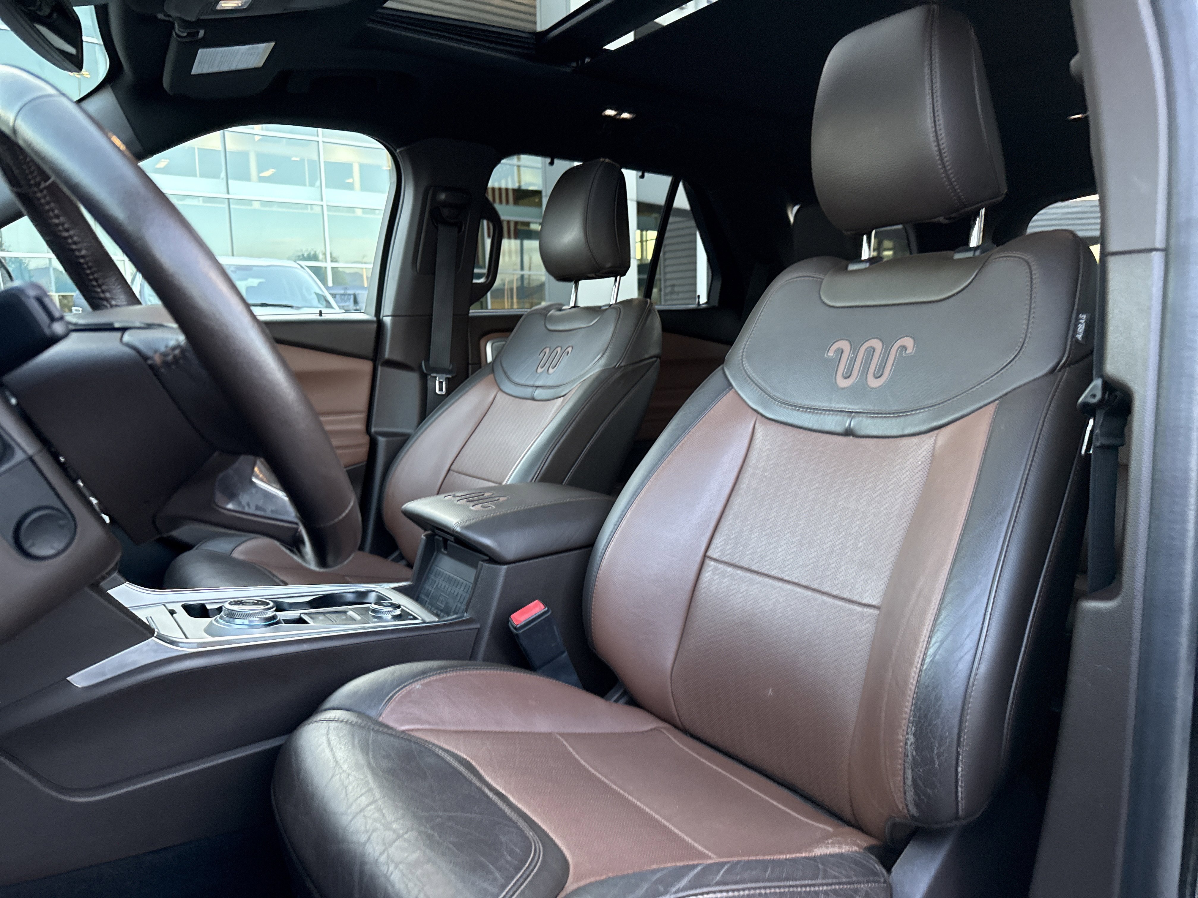 Used 2022 Ford Explorer King Ranch w/ Technology Package image 15