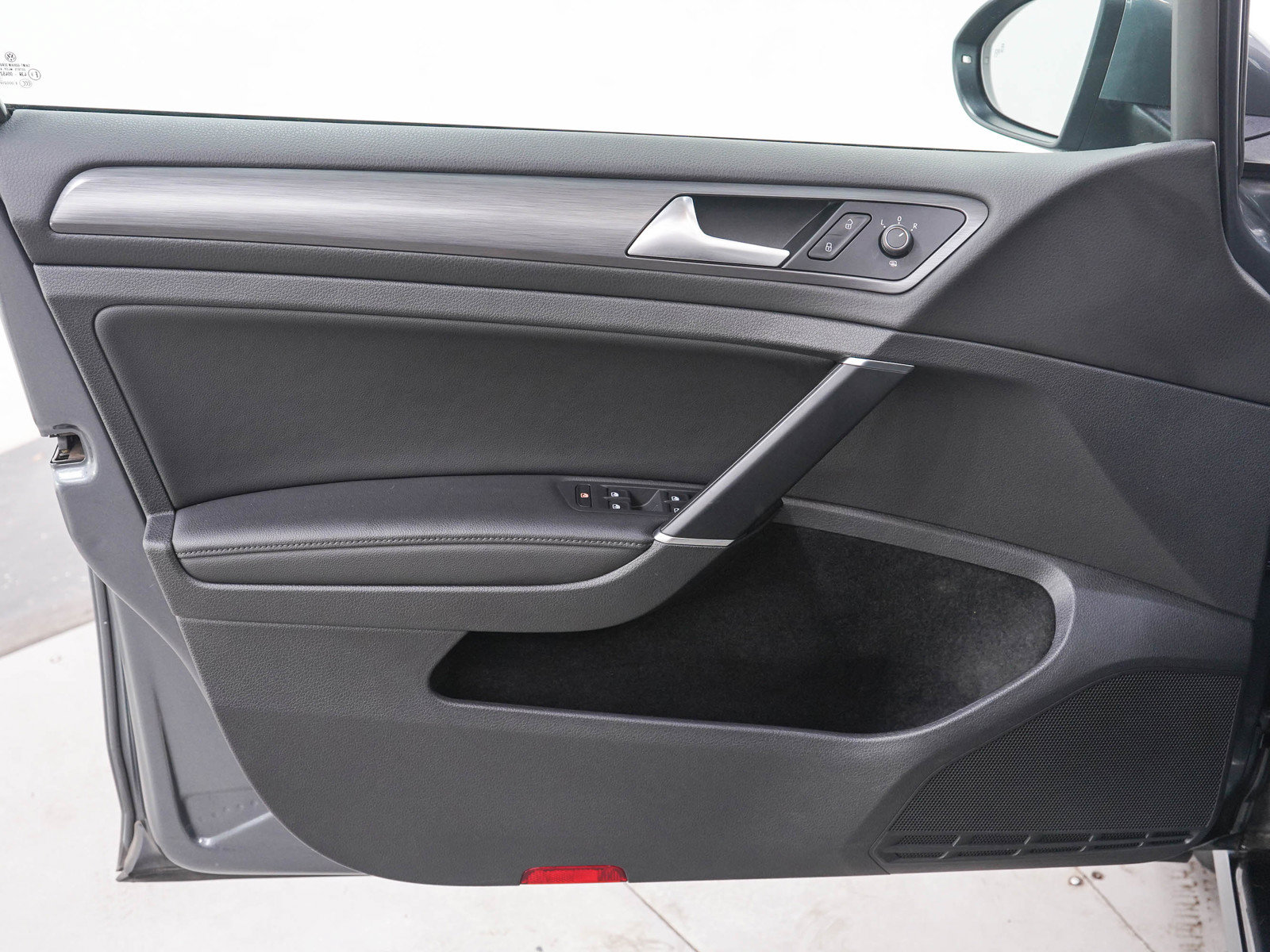 Used 2018 Volkswagen Golf SE FWD image 18
