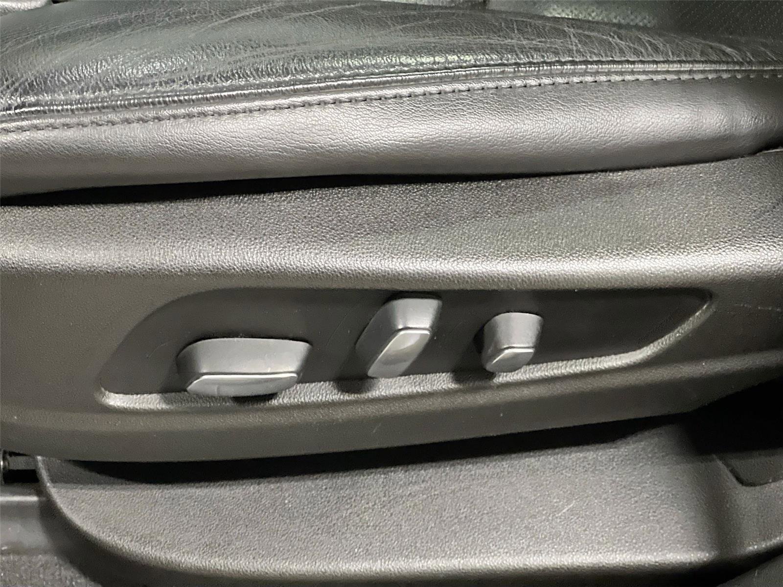 Used 2017 Cadillac XT5 Luxury image 21