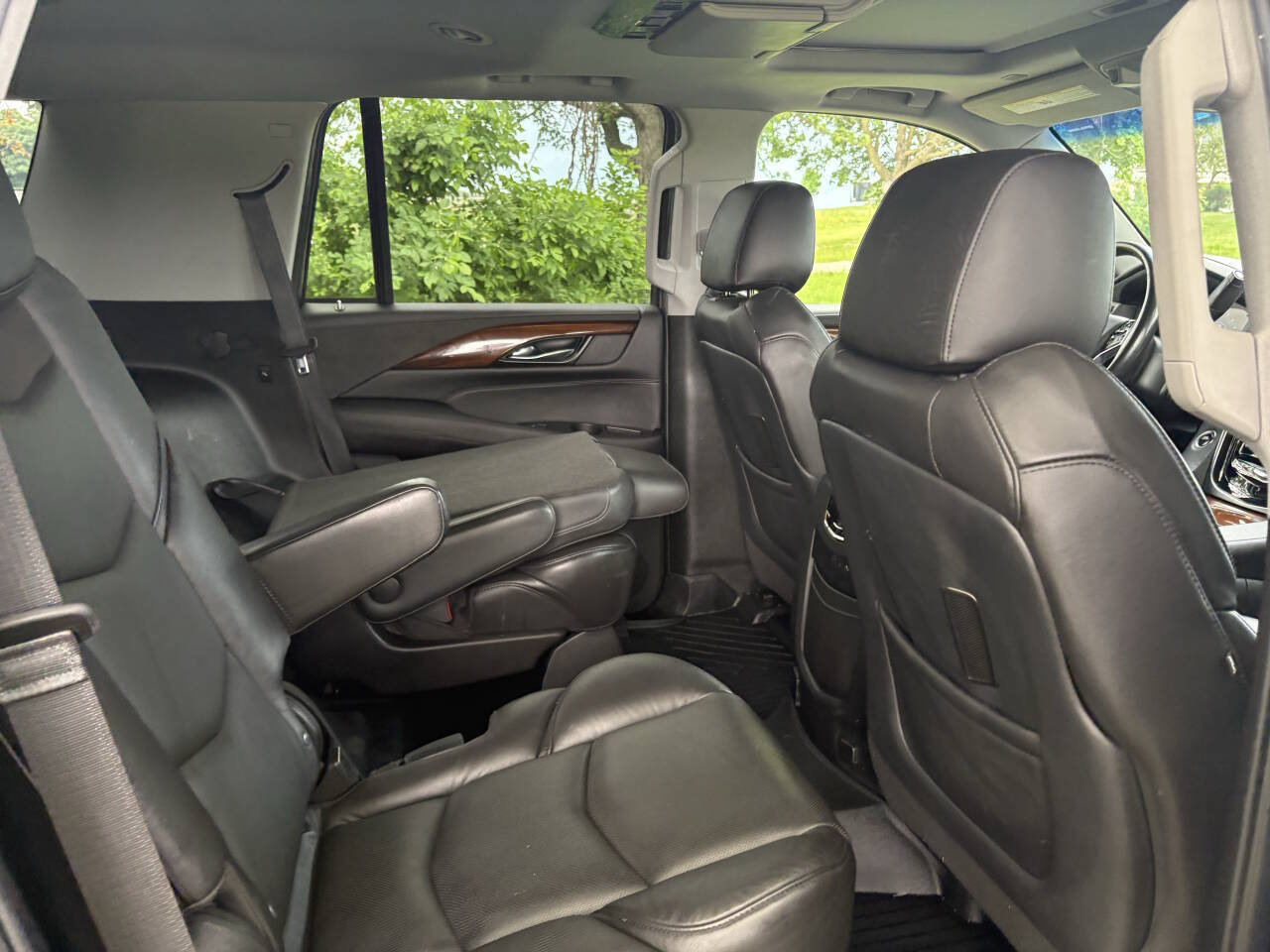 Used 2020 Cadillac Escalade Premium Luxury AWD/4WD image 36