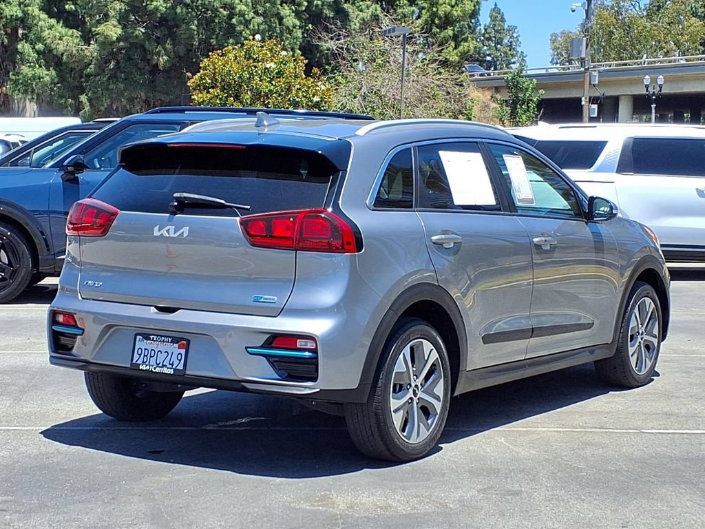 Certified 2022 Kia Niro EX FWD image 5