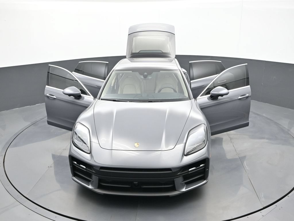 Certified 2025 Porsche Panamera 4 AWD/4WD image 32