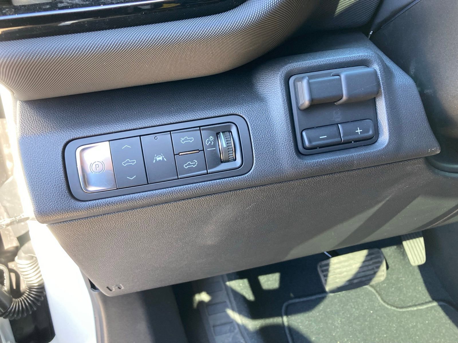 New 2025 Chevrolet Silverado EV RST image 15