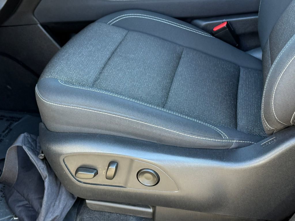 Used 2024 Chevrolet Traverse LT image 22