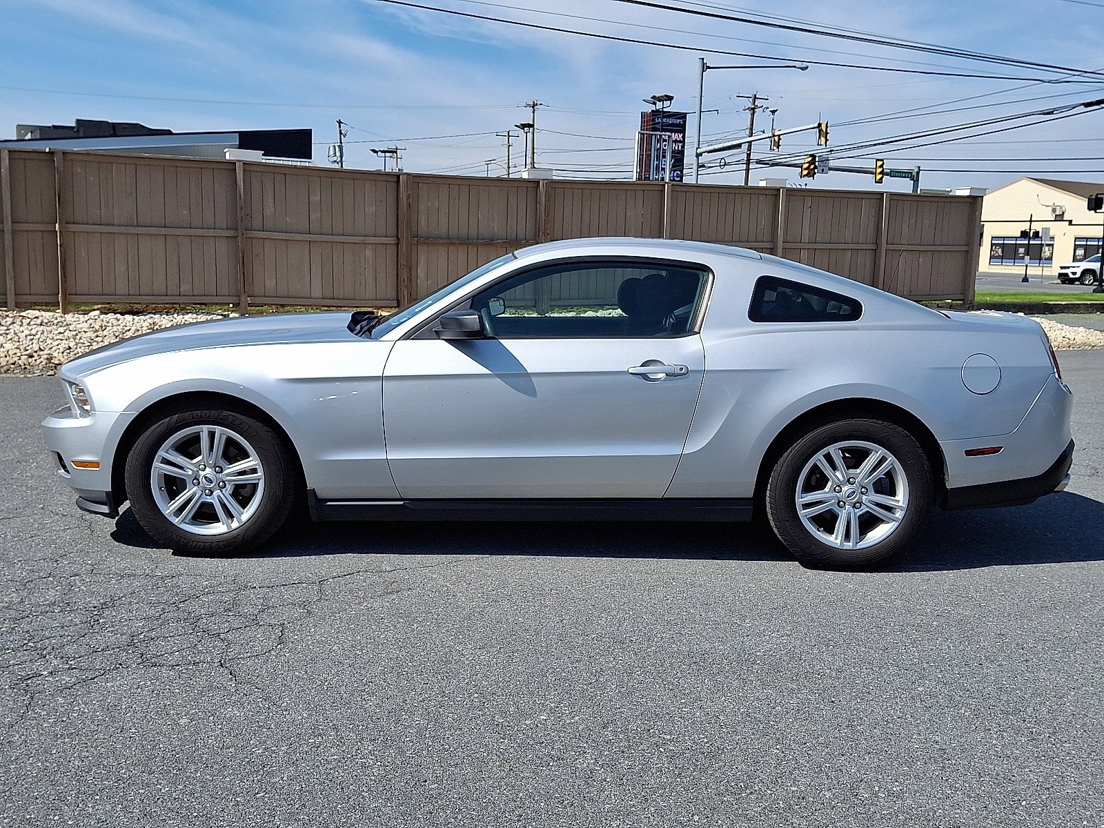 Used 2012 Ford Mustang Coupe RWD image 8