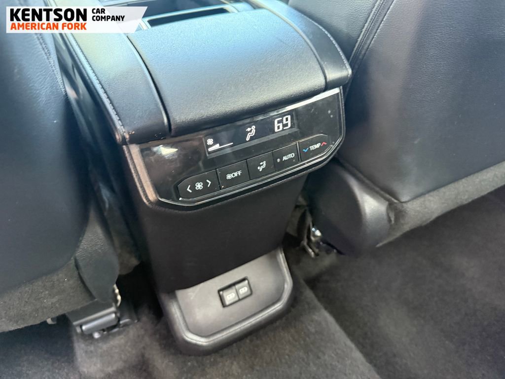 Used 2025 Toyota Highlander XLE image 40