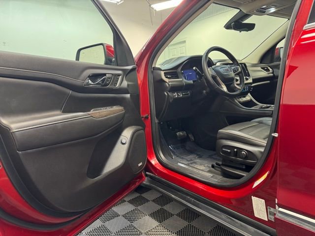 Used 2023 GMC Acadia Denali w/ Denali Ultimate Package image 10
