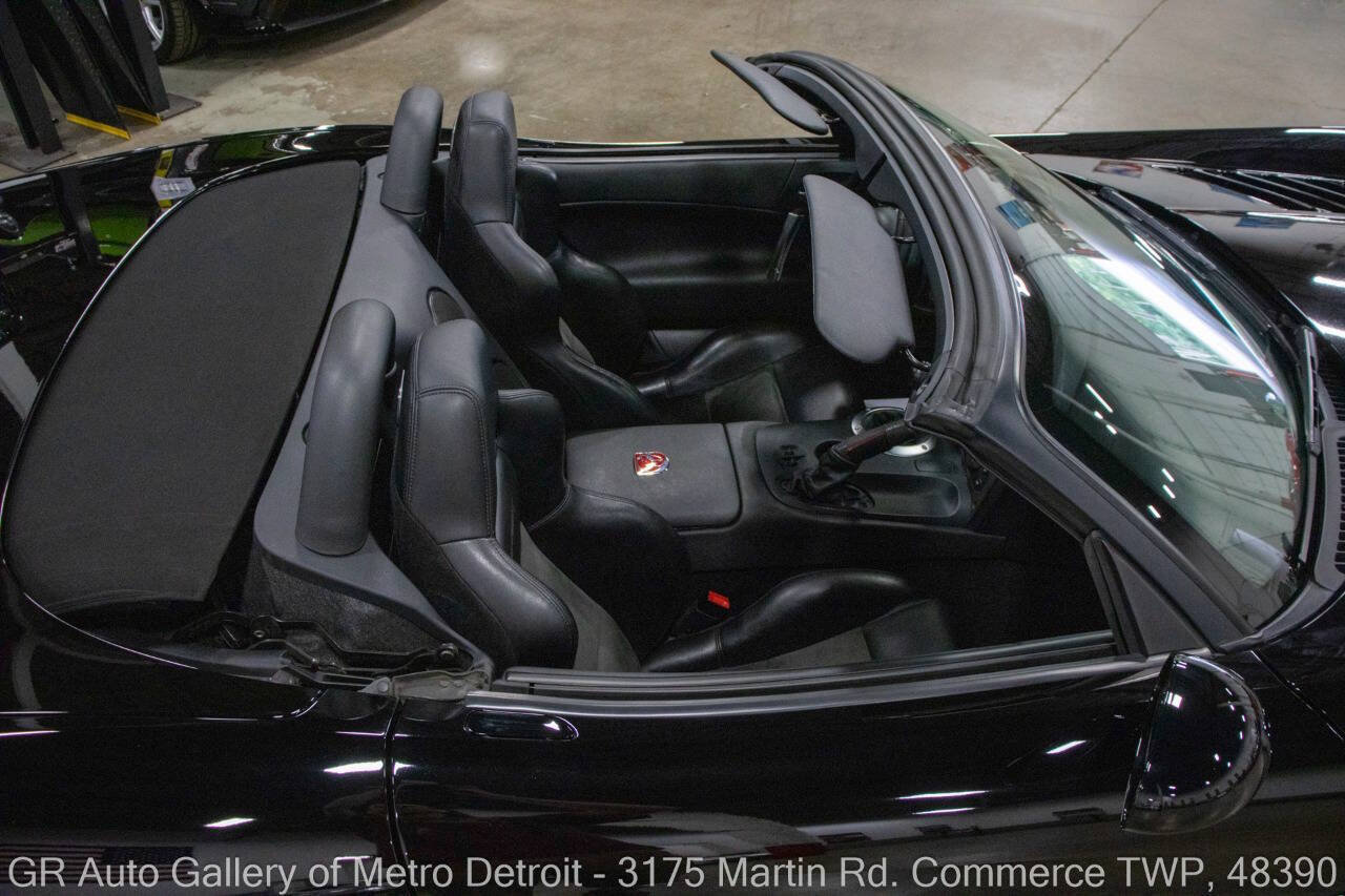 Used 2004 Dodge Viper SRT-10 RWD image 15