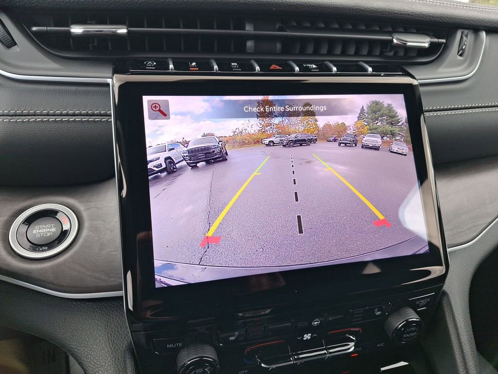 New 2025 Jeep Grand Cherokee Limited w/ Black Appearance Package image 17