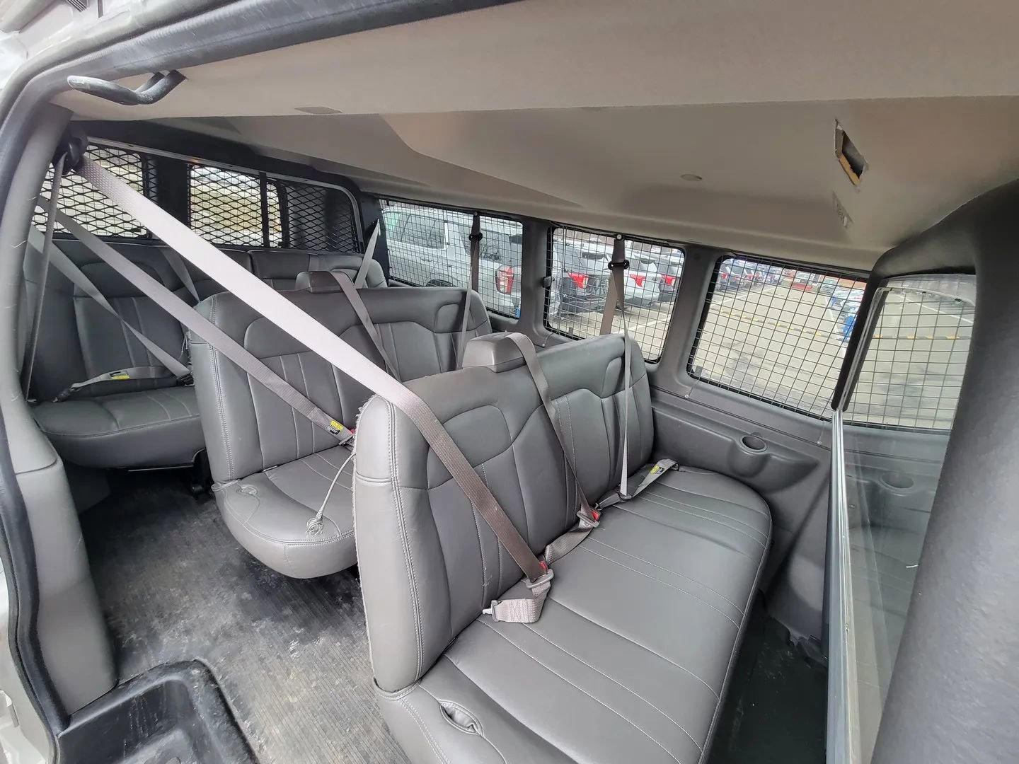 Used 2020 Chevrolet Express 3500 LS RWD image 6