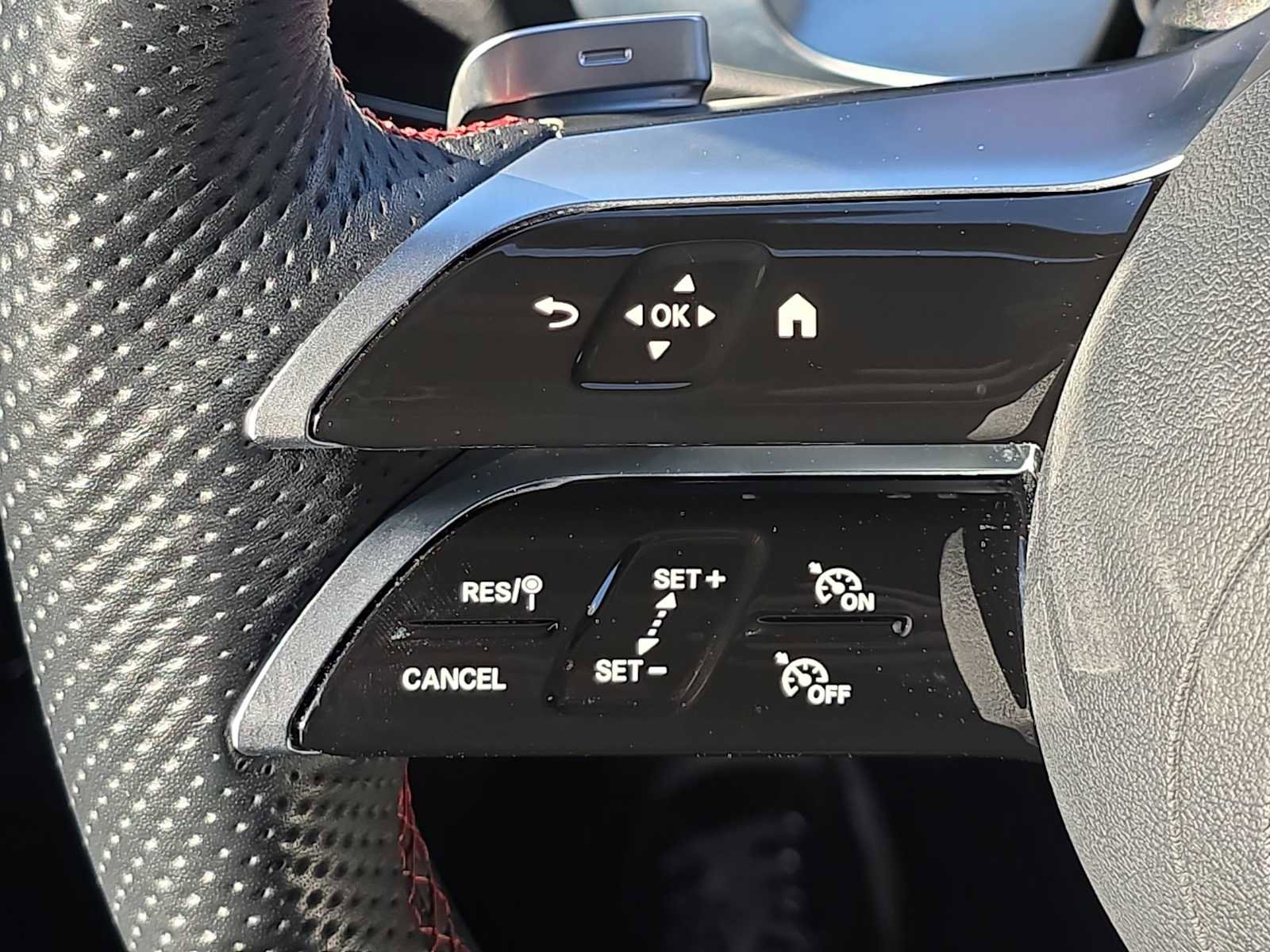 Used 2024 Mercedes-Benz EQB 250+ image 28