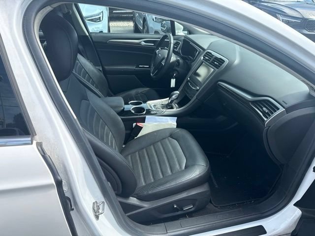 Used 2013 Ford Fusion Energi SE FWD image 3