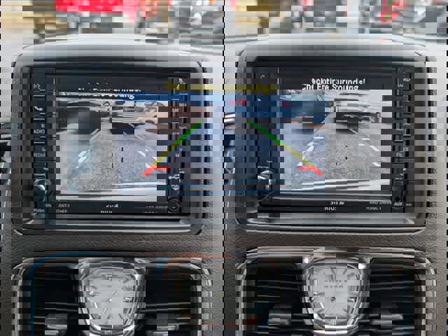 Used 2015 Chrysler Town & Country Limited Platinum image 11