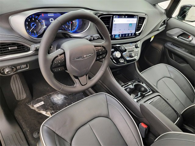 New 2026 Chrysler Pacifica Limited w/ S Appearance Package image 13