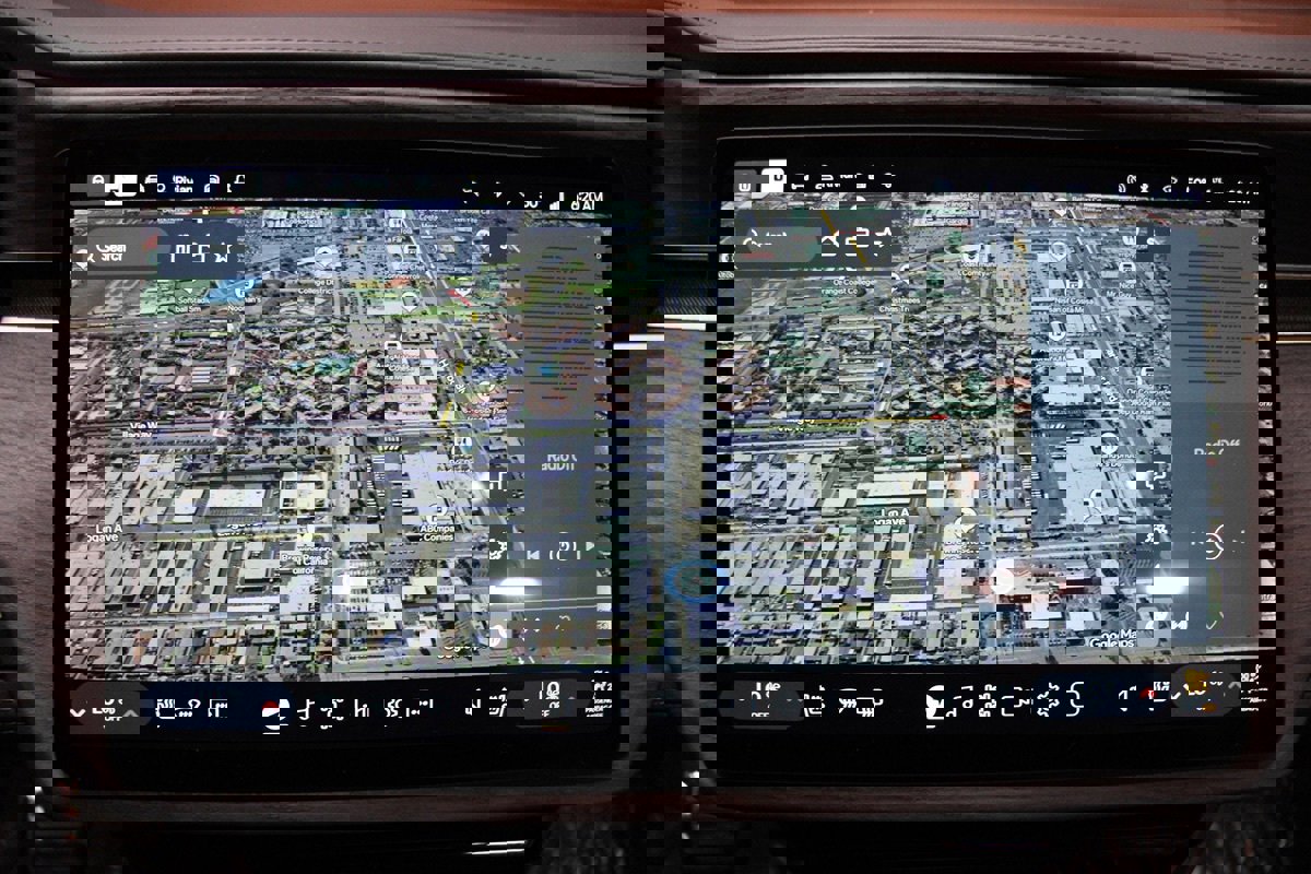 Used 2023 Rivian R1T Adventure image 45