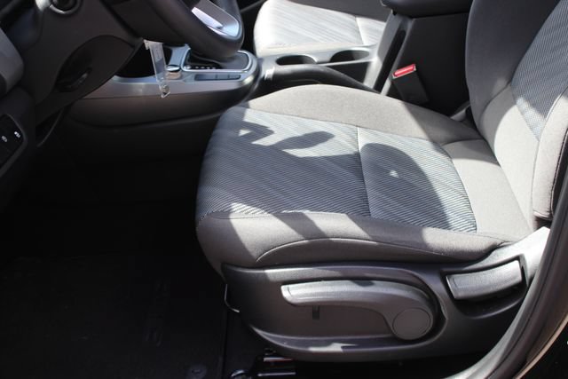 Used 2025 Kia Seltos LX AWD/4WD image 20