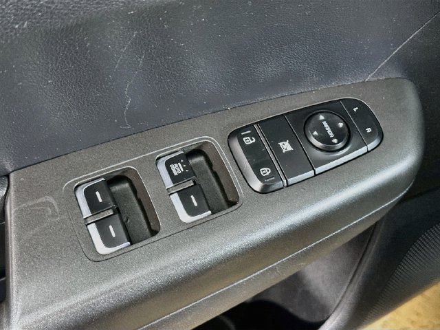 Used 2021 Kia Sportage LX FWD image 18