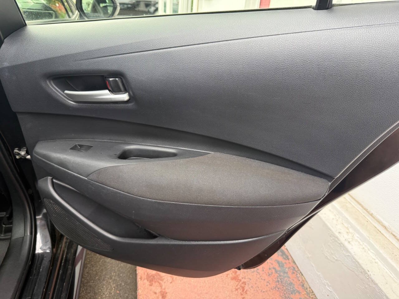 Used 2020 Toyota Corolla LE FWD image 15