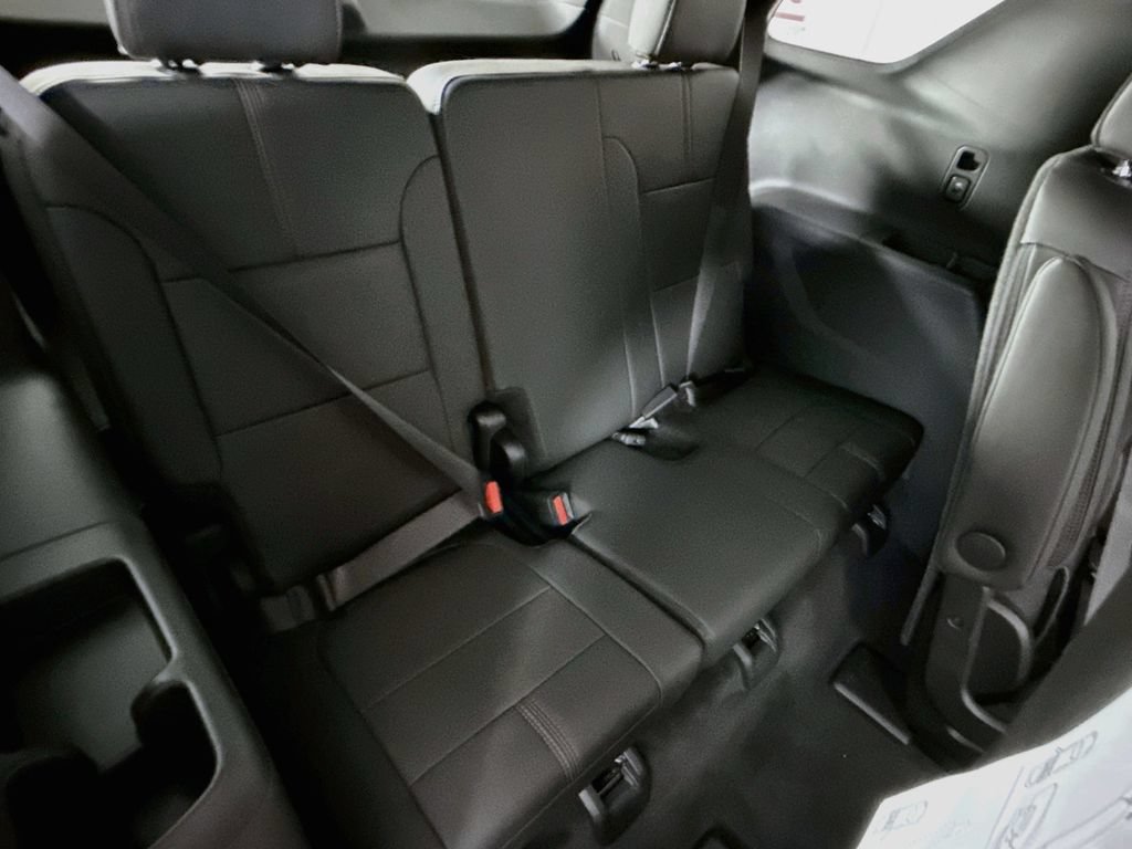 Used 2023 Chevrolet Traverse RS AWD/4WD image 33