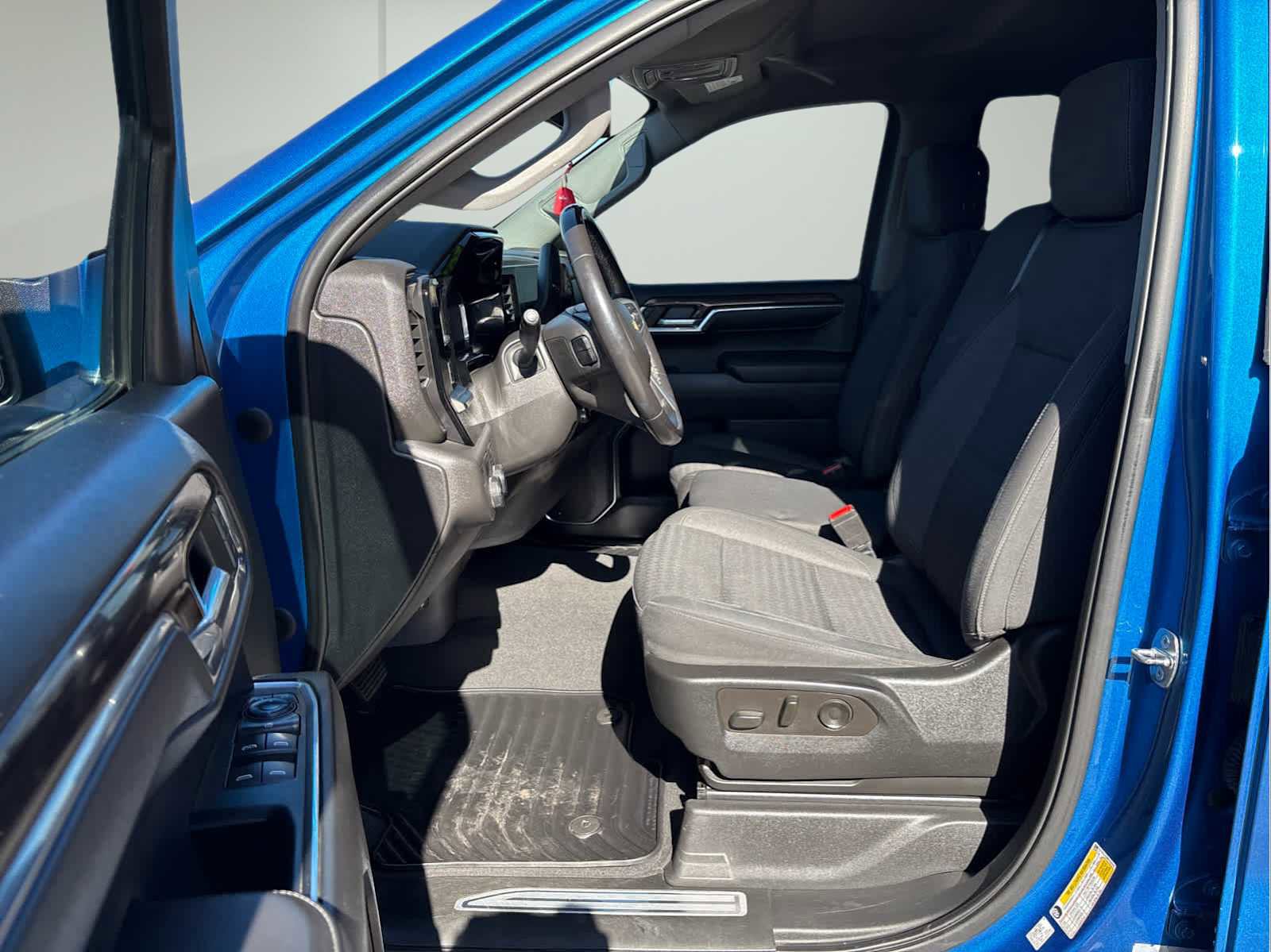 Used 2022 Chevrolet Silverado 1500 LT image 11