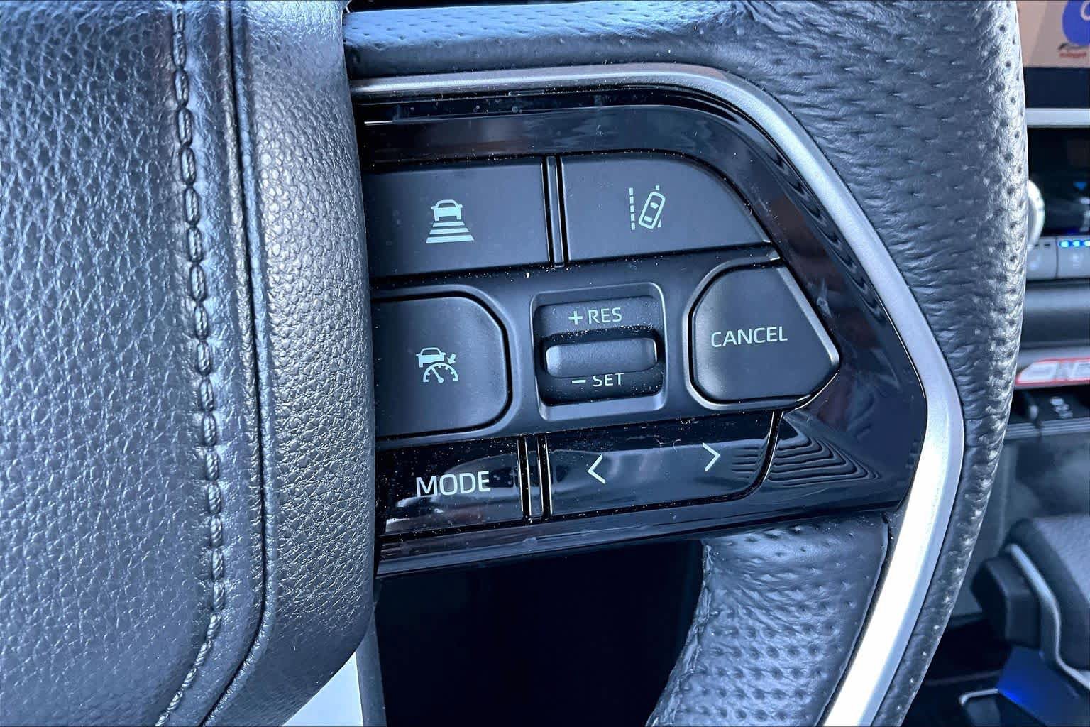 Used 2025 Toyota Sequoia Platinum w/ Tow Technology Package AWD/4WD image 22