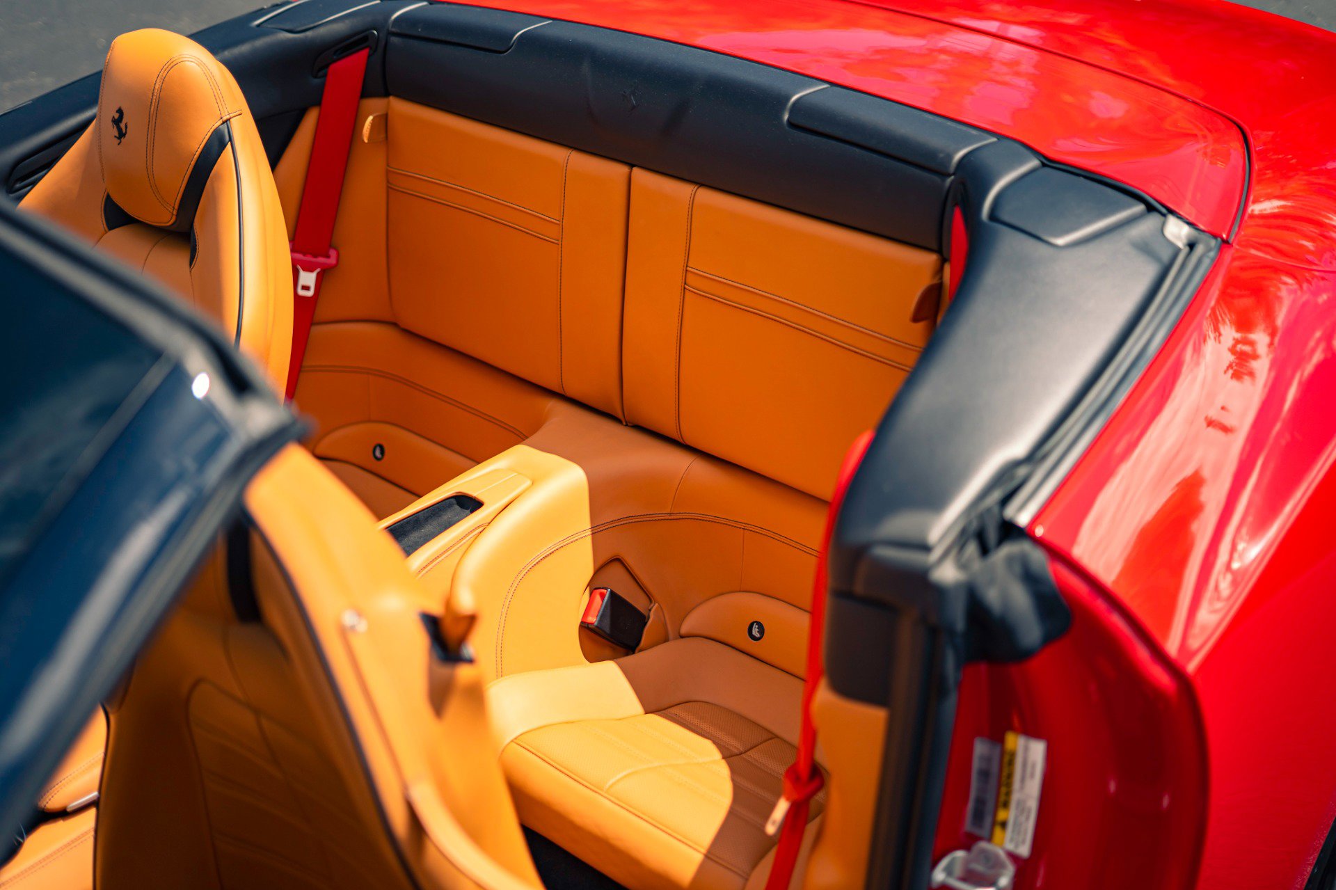 Used 2016 Ferrari California T RWD image 12