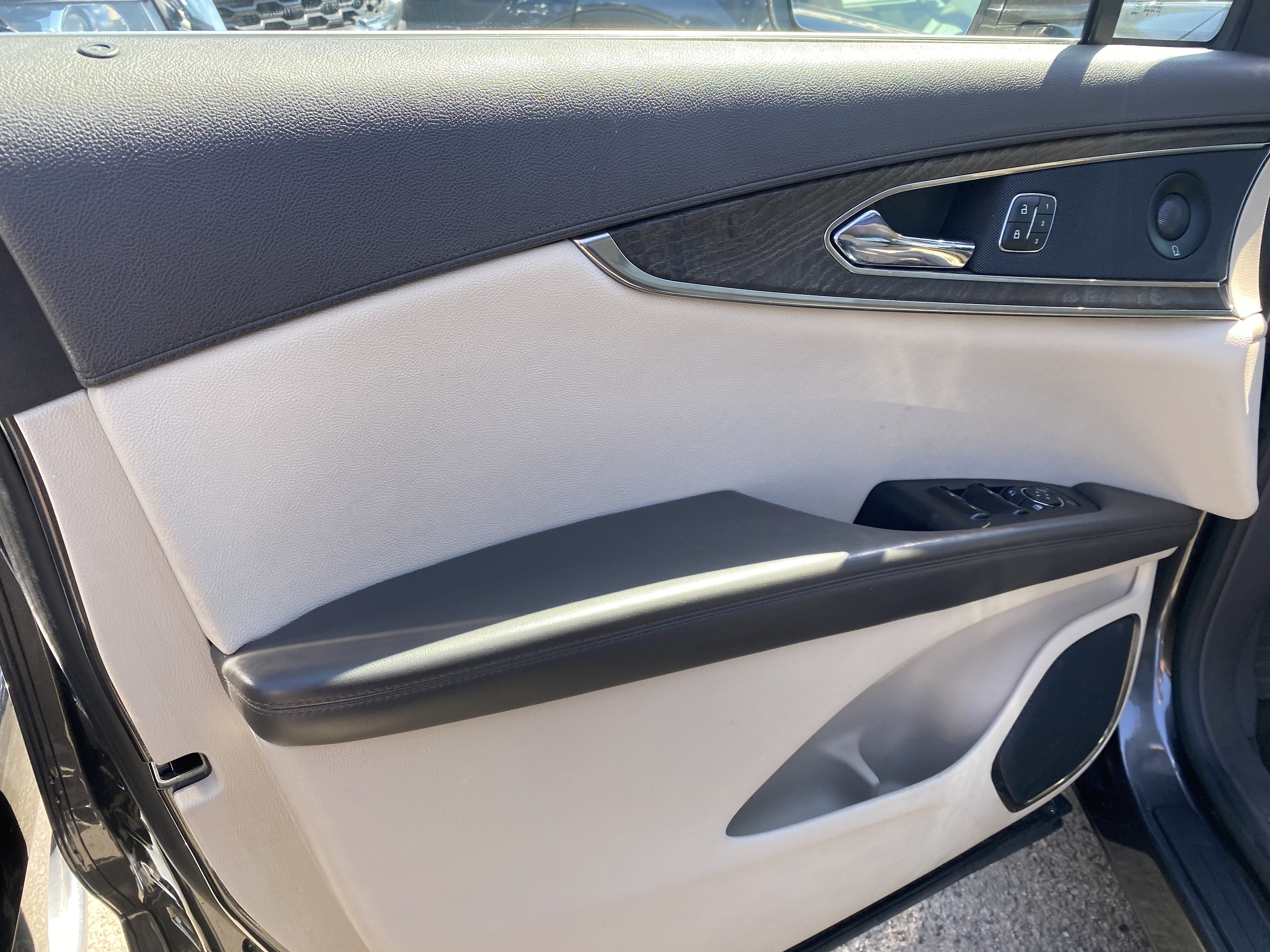 Used 2019 Lincoln Nautilus Reserve FWD image 12