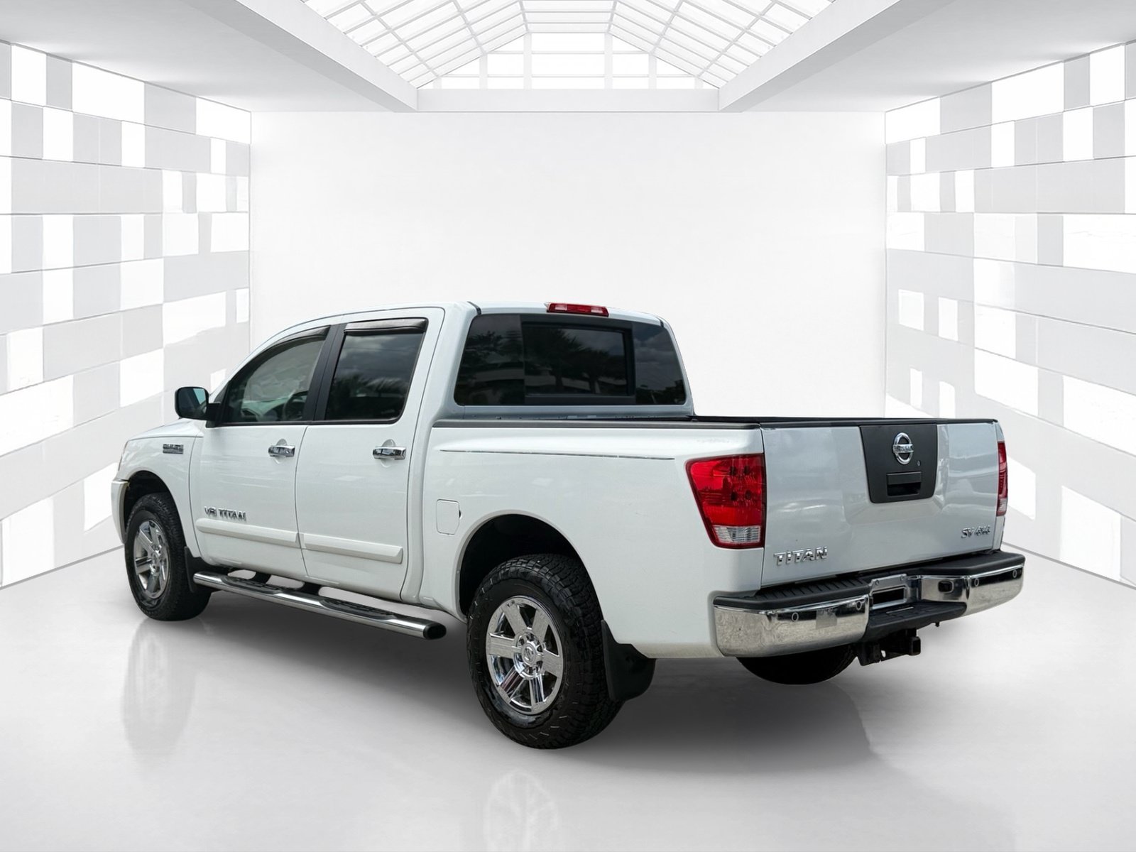 Used 2011 Nissan Titan SV w/ SV Value Truck Pkg AWD/4WD image 5